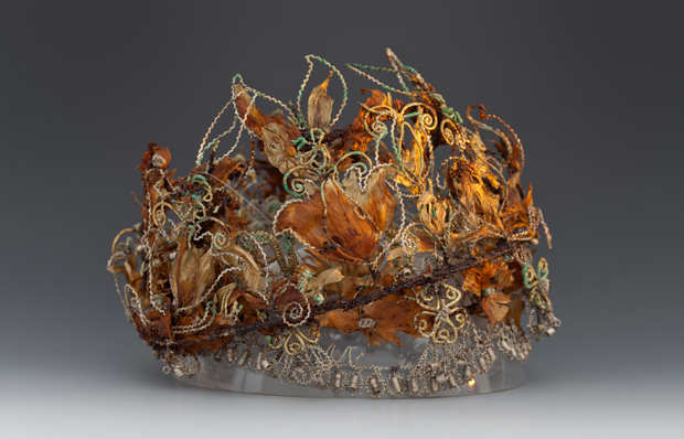 Couronne funéraire, objet de coutume chrétienne de Saxe, XIXe siècle © Musée d'État d'archéologie de Chemnitz