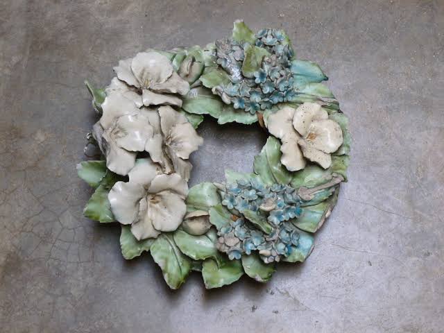 Couronne mortuaire. Objet funéraire fabriqué en série au XIXe siècle © Anne Carol, Christian Chevandier, Régis Bertrand / Necrolog